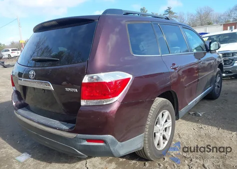 2011 Toyota Highlander Base V6 z USA, uszkodzony, nr VIN 5TDBK3EH2BS060347